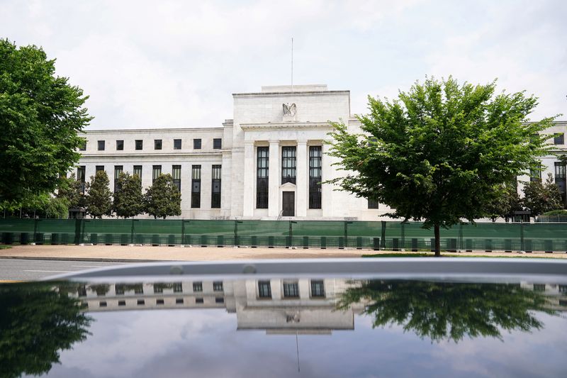 © Reuters. FILE PHOTO: The exterior of the Marriner S. Eccles Federal Reserve Board Building is seen in Washington, DC, US, June 14, 2022. REUTERS/Sarah Silbiger/File Photo